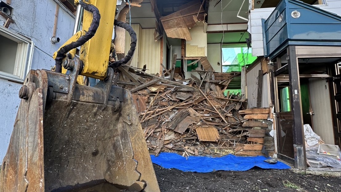 札幌市北区 建物解体工事 重機による内部解体作業